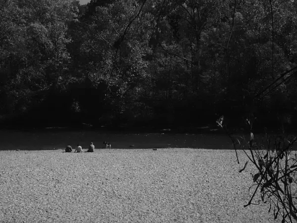 Helicopter crashes into Meramec River near Sullivan, Missouri; all occupants recovered with minor injuries reported