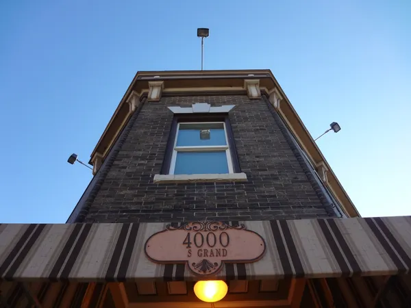 Man hospitalized after overnight apartment fire on South Grand Boulevard in St. Louis’ Dutchtown neighborhood