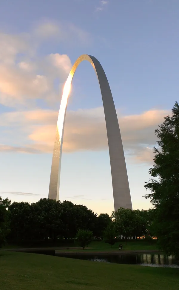 Sweater-Free Sunday: Near-Record Heat Hits St. Louis Before Sharp Cold Front