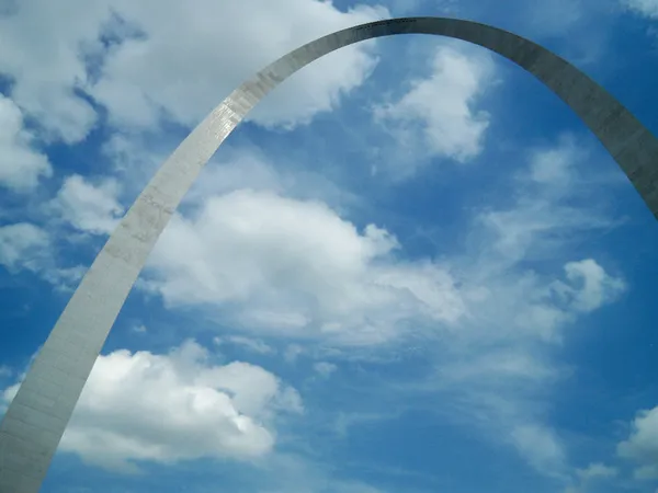 A Crisp February Chill: Cloudy Skies and Low Teens Set the Tone for St. Louis