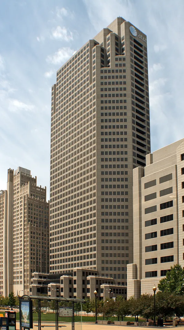 Developer keeps redevelopment push alive for downtown St. Louis AT&T Tower amid incentive uncertainty