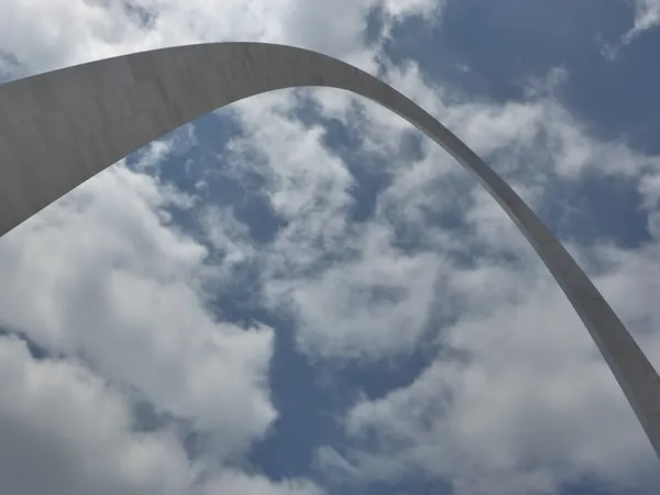 St. Louis region forecast stays calm through Saturday, with widespread rain and thunderstorms returning Sunday