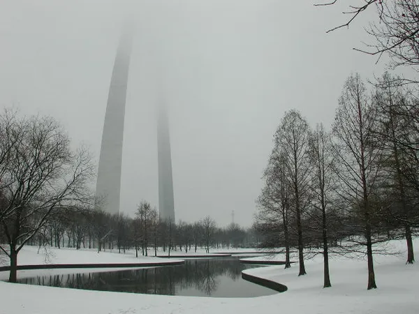 Arctic Shivers and Bright Skies: St. Louis Gripped by Dangerous Wind Chills